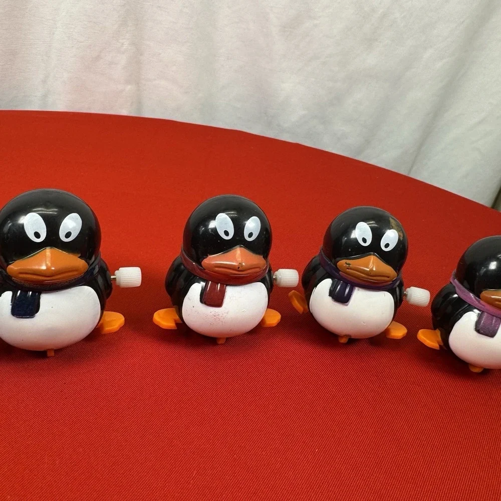 Robin Reed Christmas Wind Up Toy Racing Penguins Set 6